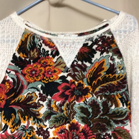 Miss Me‎ Floral Long Sleeve Sparkle Lightweight Top Women’s Sz Medium - Picture 2 of 10